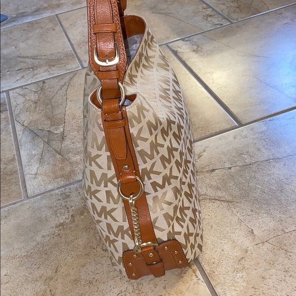 Michael Kors Brown & Tan Purse - Picture 6 of 8